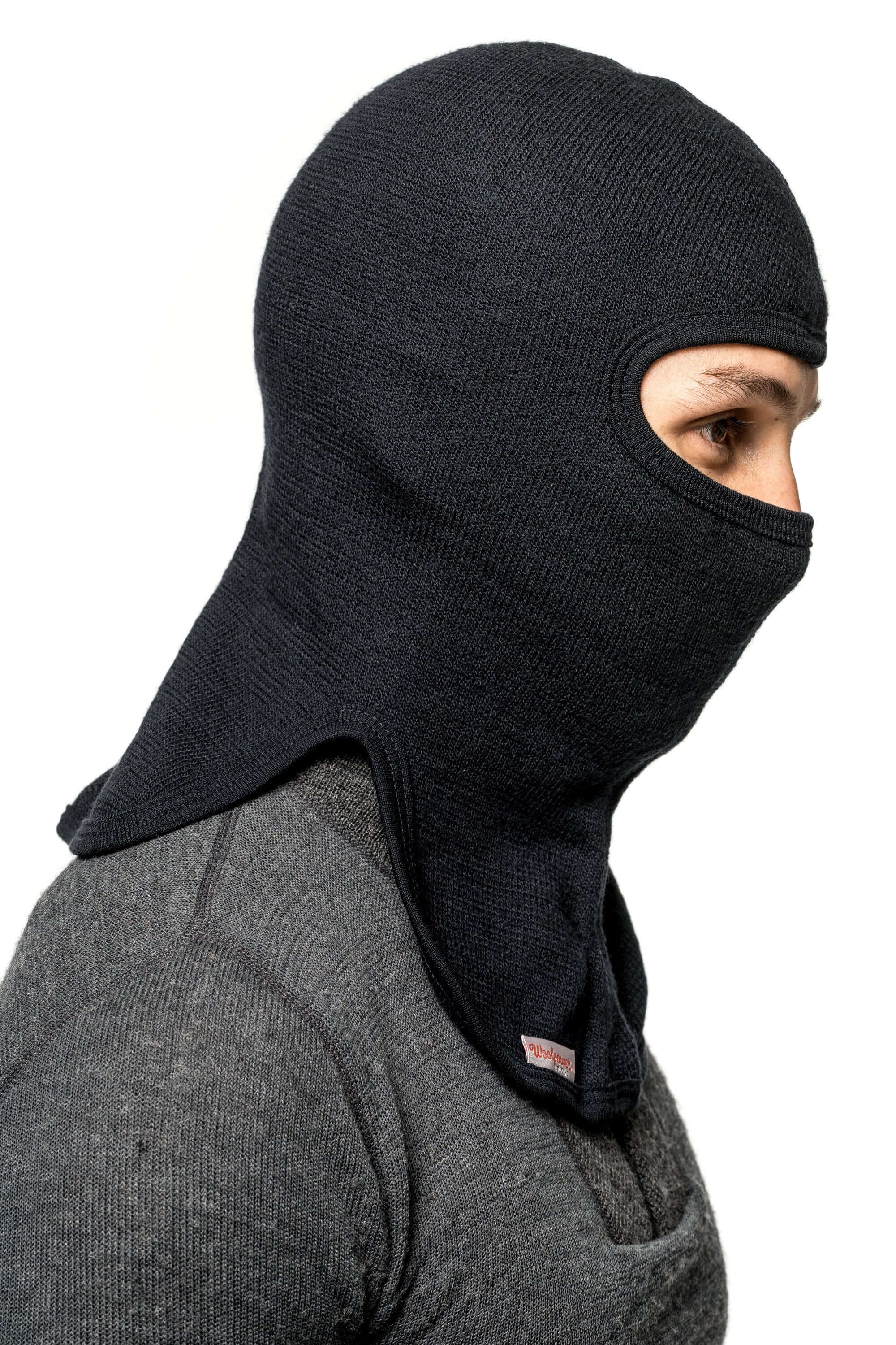 Die Woolpower Balaclava 400, feinste Merino Sturmhaube für kalte Bedingungen, erhältlich im Outdoor Online Shop FluxPerfect