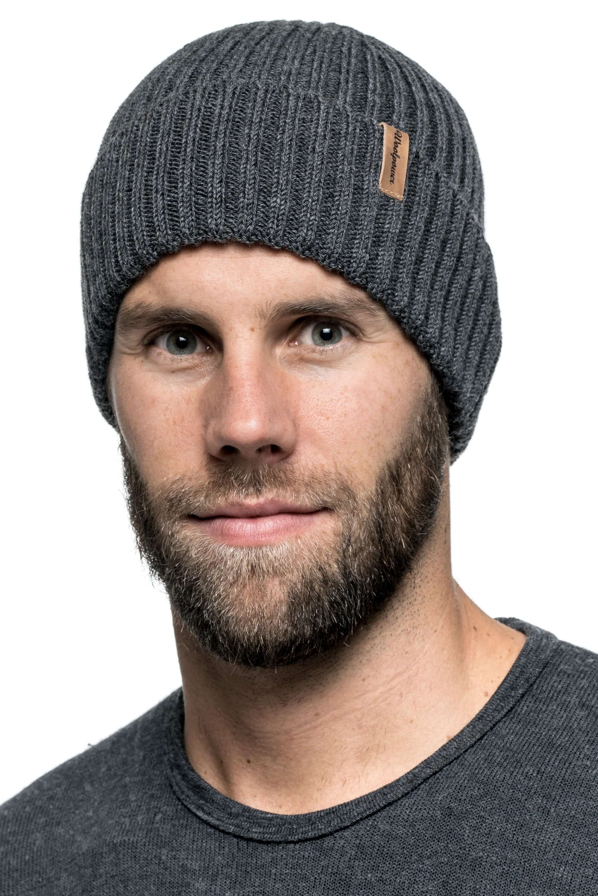 Die Woolpower Beanie Rib, angenehme und elastisches Beanie, ideal für den Winter und den Alltag, erhältlich im Outdoor Online Shop FluxPerfect