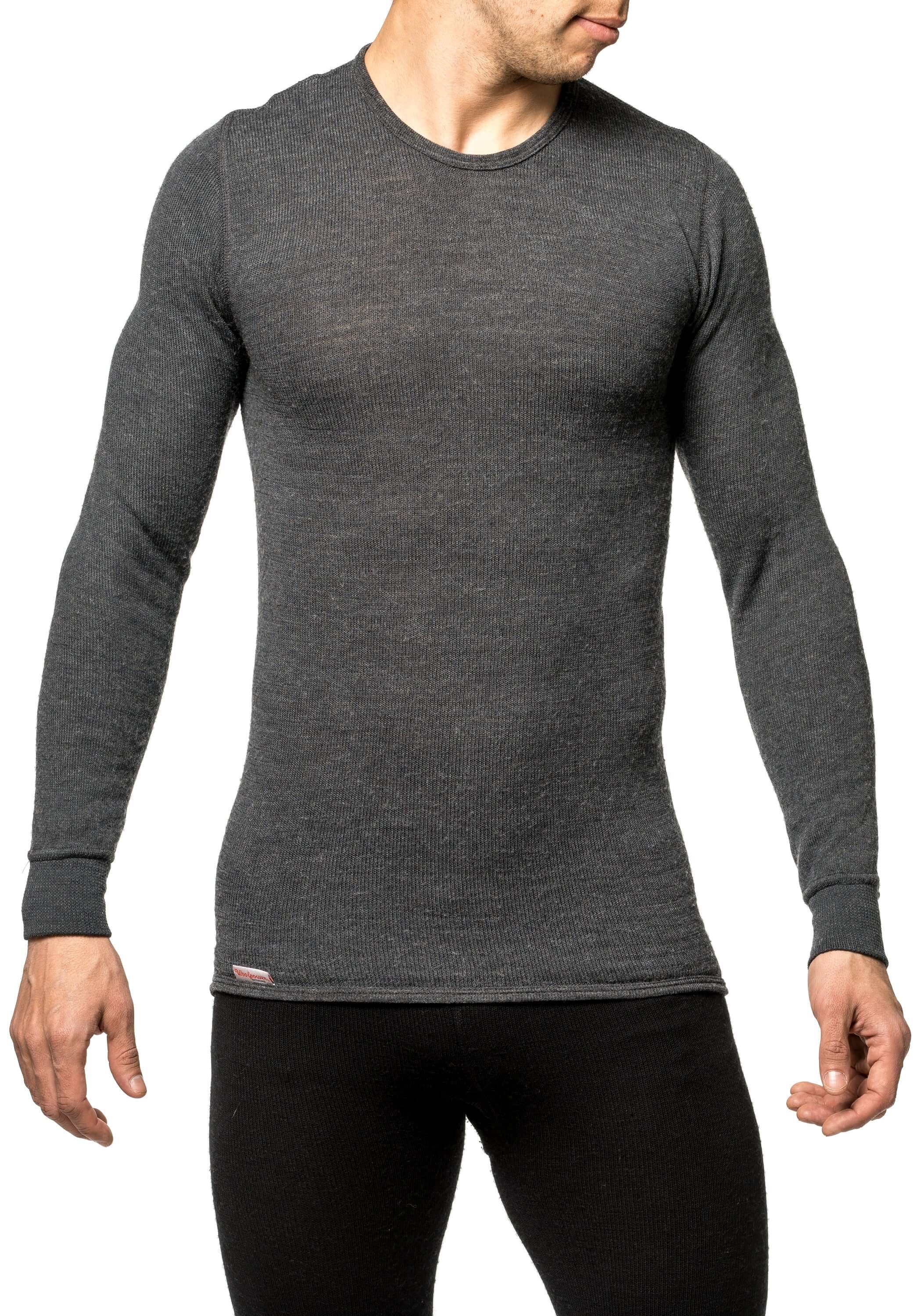 Das Woolpower Crewneck 200, feinste Merino Langarm Baselayer für alle die Außen aktiv Unterwegs sind, erhältlich im Outdoor Online Shop FluxPerfect
