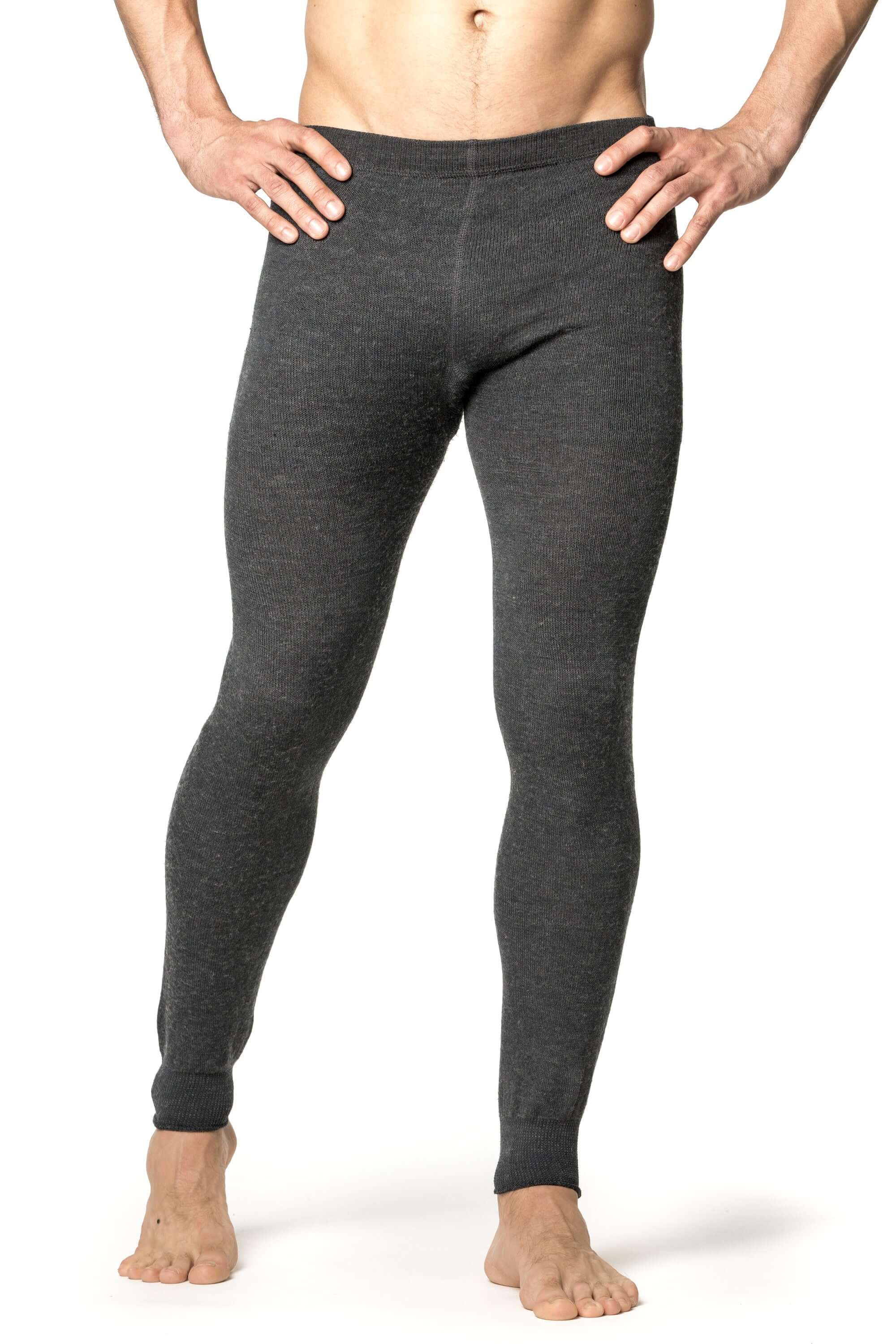 Die Woolpower Long Johns 200, warme Merino Baselayer für aktive Tage, erhältlich im Outdoor Online Shop FluxPerfect