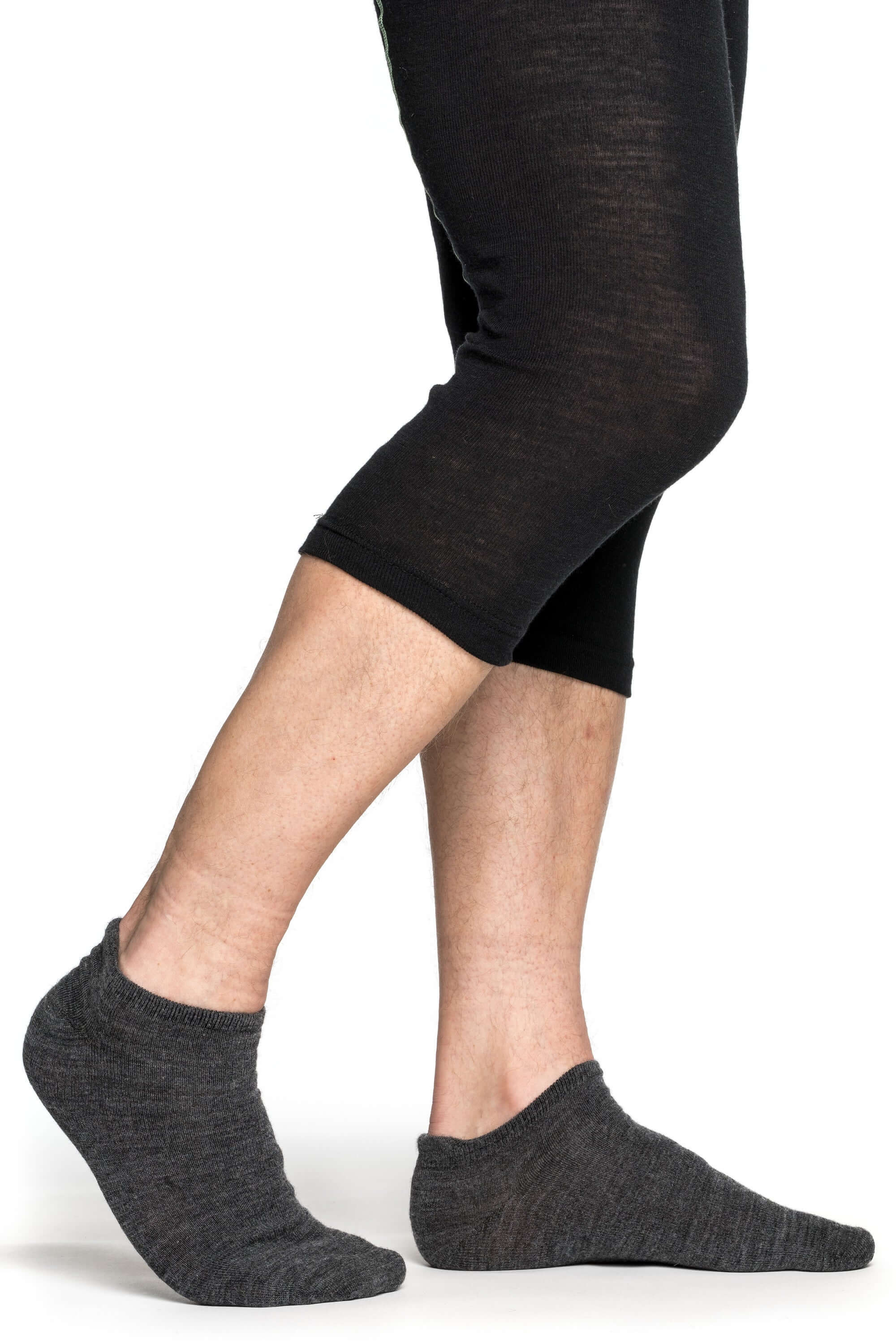 Die Woolpower Short Liner, angenehme Merino Knöchelsocken für aktive Outdoor Tage, erhältlich im Outdoor Online Shop FluxPerfect
