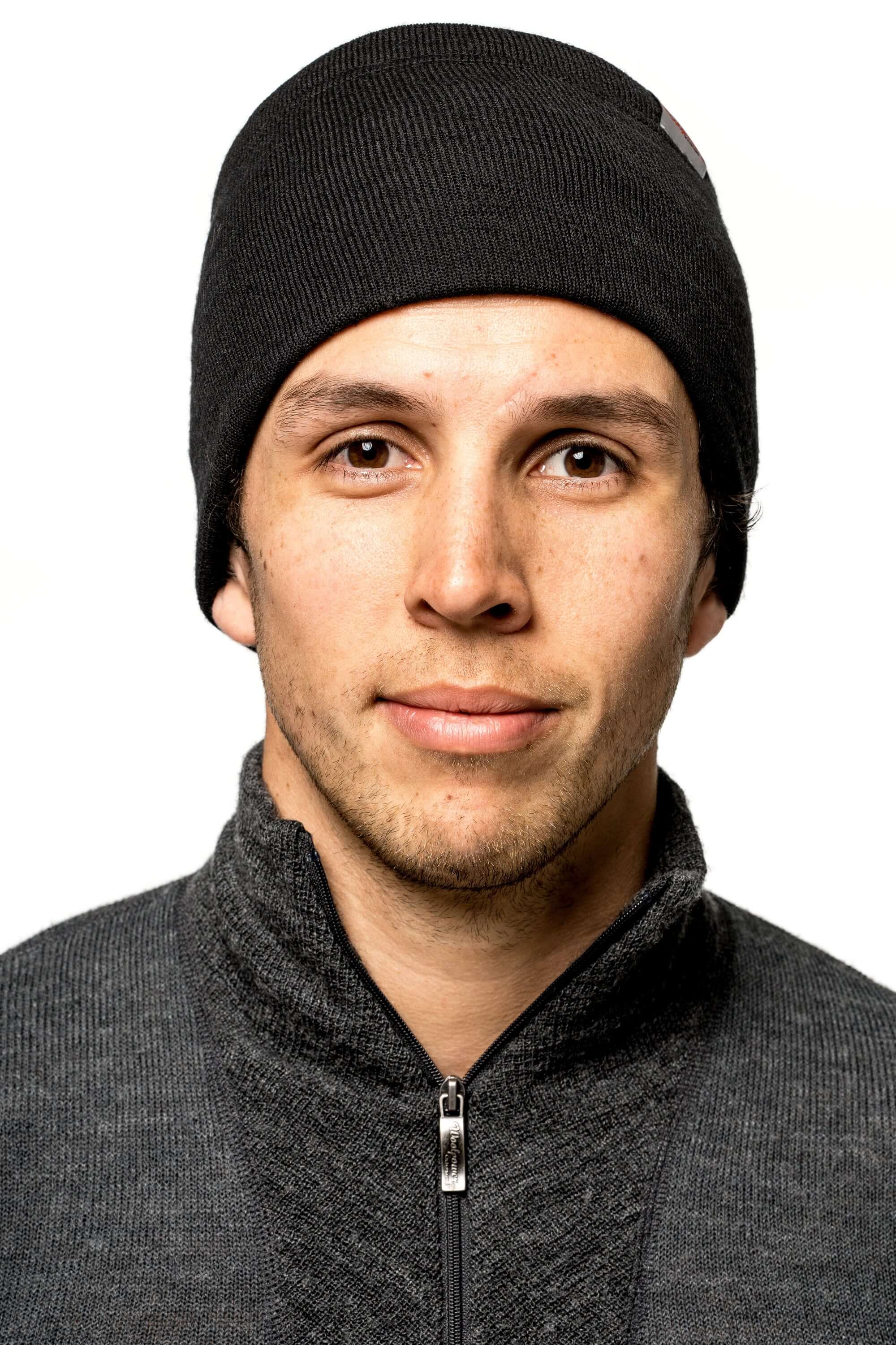 Die Woolpower Tube 200, ein Schlauchschal, der sich auch als Kopfschutz eignet, ideal für Winter und Alltag, erhältlich im Outdoor Online Shop FluxPerfect